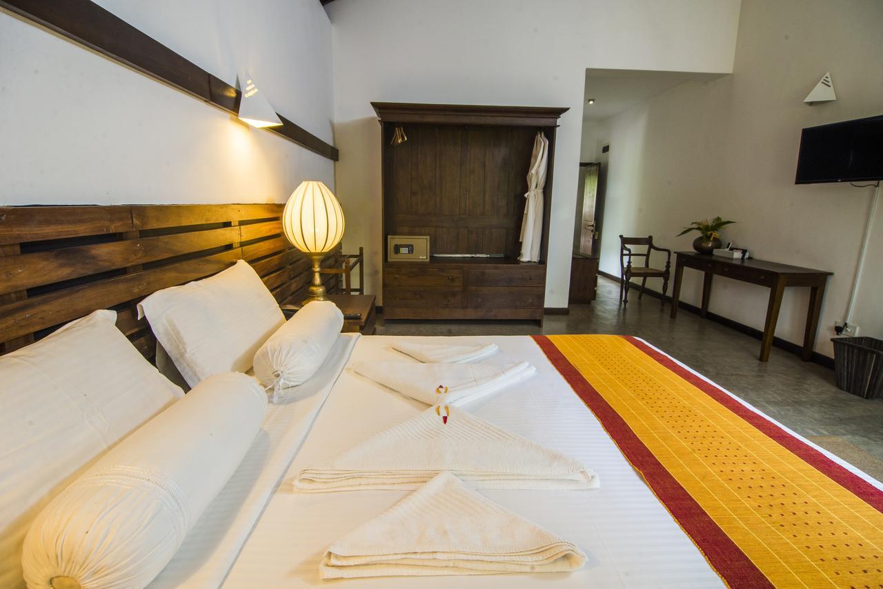 Roman Lake Ayurveda Boutique Resort - Level 1 Certified Ahungalla Exterior foto